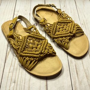 Anthropologie Latigo Ophelia Sandals Yellow Gold Woven Pattern Size 8-1/2